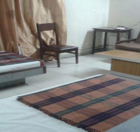 אינדורה Hotel Sant Plaza מראה חיצוני תמונה
