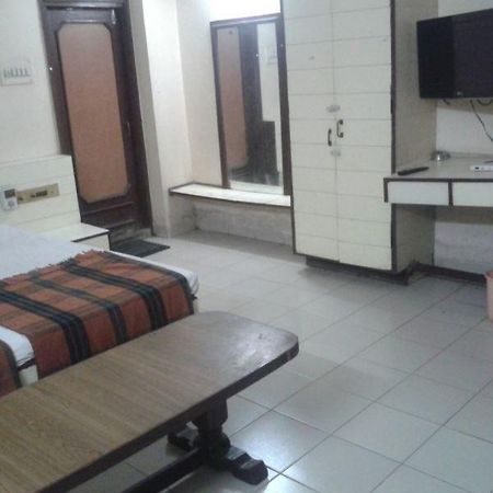 אינדורה Hotel Sant Plaza מראה חיצוני תמונה