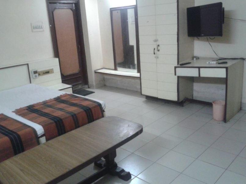 אינדורה Hotel Sant Plaza מראה חיצוני תמונה